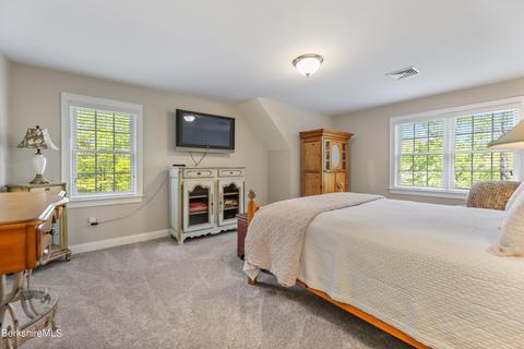 125 Antelope Dr, Lee, MA 01238 photo 30