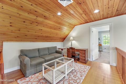 125 Antelope Dr, Lee, MA 01238 photo 25