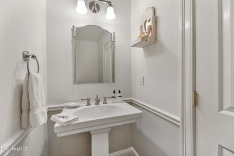 125 Antelope Dr, Lee, MA 01238 photo 13