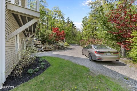 125 Antelope Dr, Lee, MA 01238 photo 9