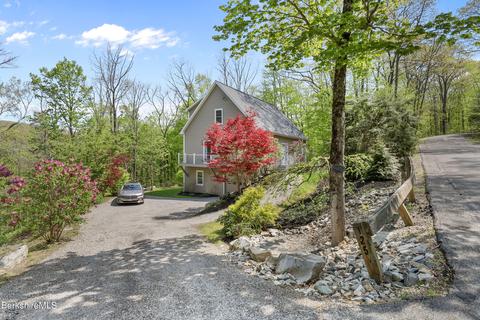 125 Antelope Dr, Lee, MA 01238 photo 4