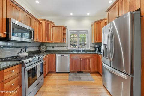 125 Antelope Dr, Lee, MA 01238 photo 18
