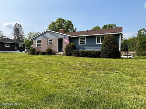 437 E Housatonic St, Dalton, MA 01226