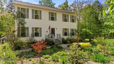 384 Silver Leaf Dr, Becket, MA 01223