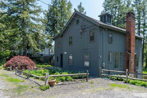 2 Sheffield Rd, Egremont, MA 01230