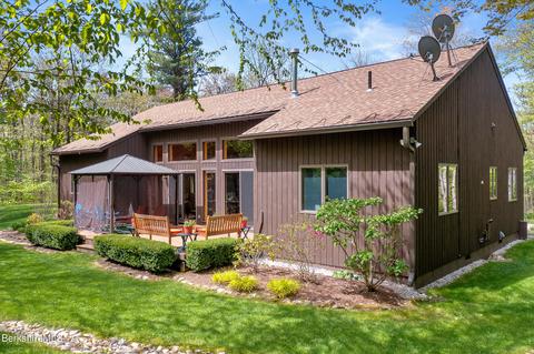 328 Woodmere Rd, Becket, MA 01223