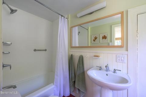 210 Chestnut St, Lee, MA 01238 photo 24