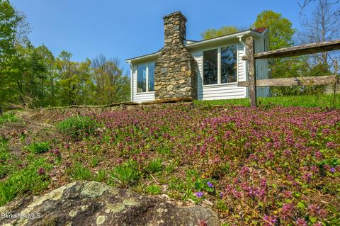 210 Chestnut St, Lee, MA 01238 photo 4