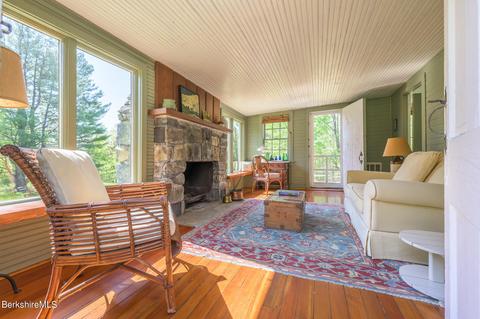 210 Chestnut St, Lee, MA 01238 photo 9