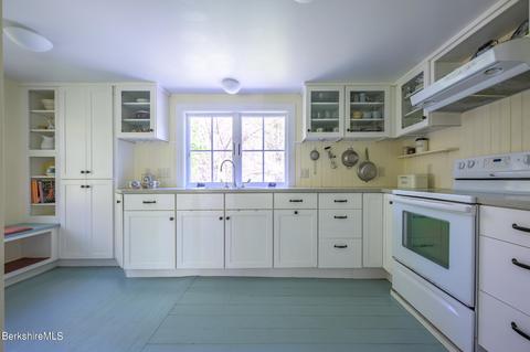 210 Chestnut St, Lee, MA 01238 photo 19