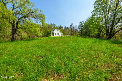 210 Chestnut St, Lee, MA 01238