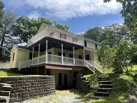 48 Imperial St, Lanesborough, MA 01237