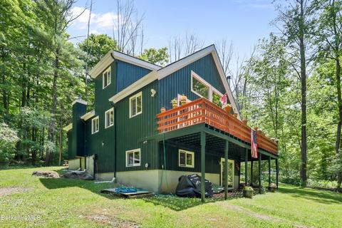 17 Pine Grove Dr, Richmond, MA 01254