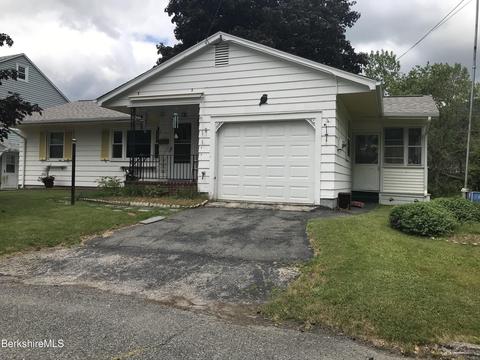 3 Country Club Ave Ext, Adams, MA 01220