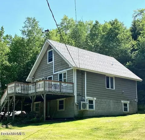 1018 Shippee Rd, Readsboro, VT 05350