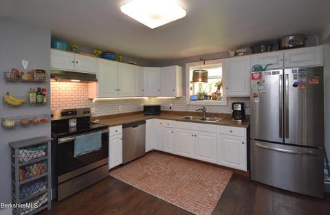 405 Fairview St, Lee, MA 01238 photo 14