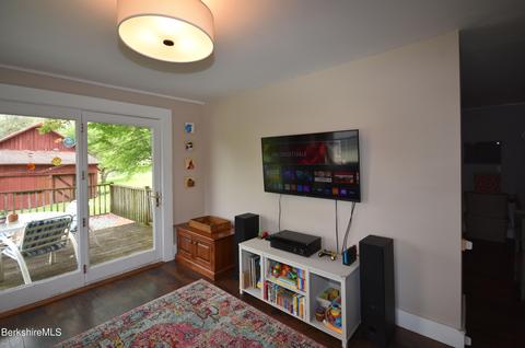 405 Fairview St, Lee, MA 01238 photo 13