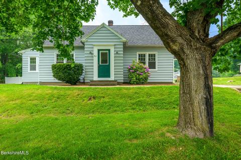 97 Acorn St, Pittsfield, MA 01201