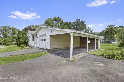 29 Powers St, Adams, MA 01220 photo 21