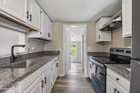 29 Powers St, Adams, MA 01220 photo 10