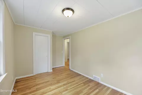 29 Powers St, Adams, MA 01220 photo 14