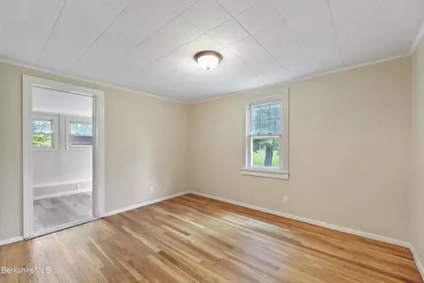 29 Powers St, Adams, MA 01220 photo 11