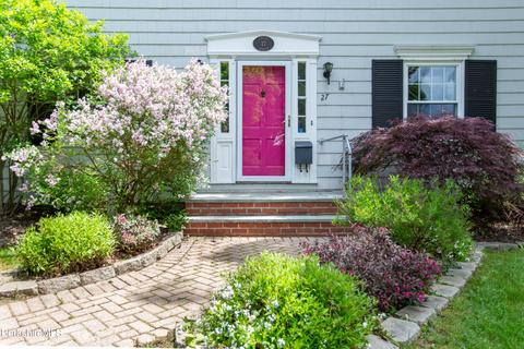 27 Concord Pkwy, Pittsfield, MA 01201