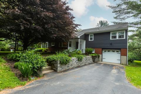 69 Fort Hill Ave, Pittsfield, MA 01201