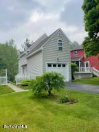 10 Cobblestone Cv, Pittsfield, MA 01201