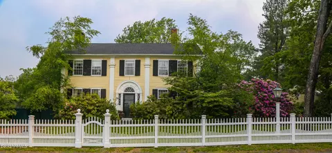 684 Main Rd, Granville, MA 01034
