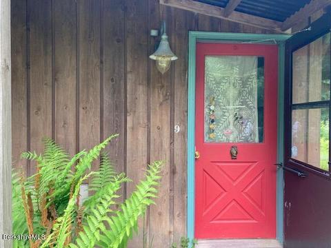 9 Forest Row, Great Barrington, MA 01230