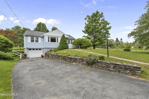 135 Church St, Lee, MA 01238