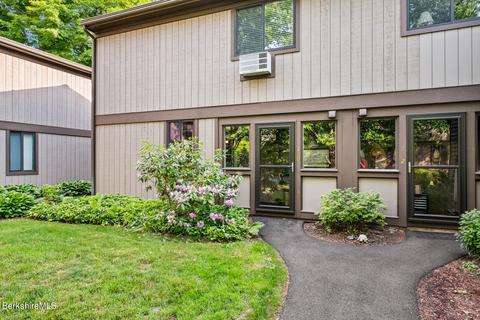 130 S Hemlock Ln, Williamstown, MA 01267