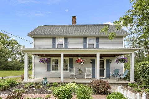 150 Fairview St, Lee, MA 01238