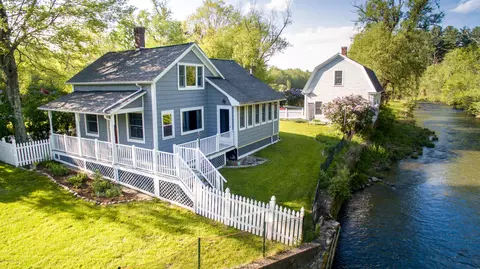 2148 Green River Rd, Williamstown, MA 01267