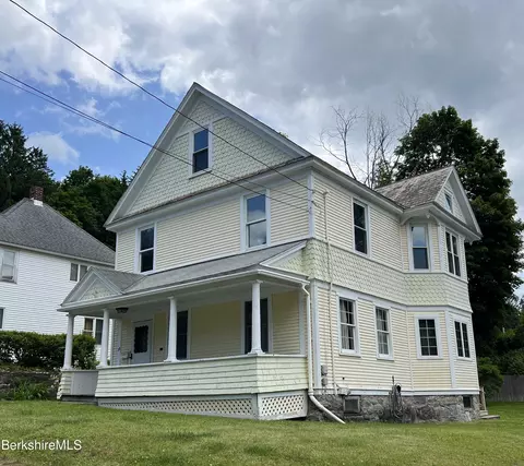 17 Randall St, Adams, MA 01220