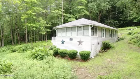 100 Highland Rd, Becket, MA 01223