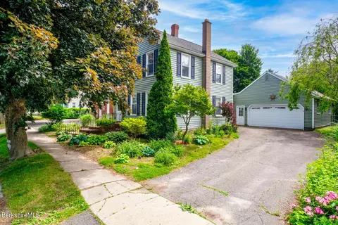 16 Murray St, Adams, MA 01220