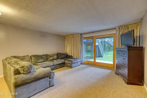 1-10 Rolling Hill Ln #1-10, Lenox, MA 01240 photo 17