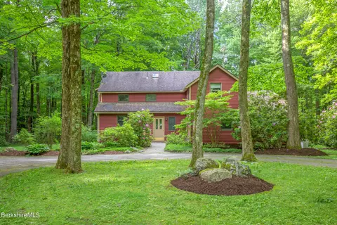 19 Art School Rd, Monterey, MA 01245