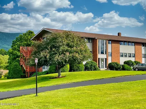 189 Stratton Rd #D6, Williamstown, MA 01267