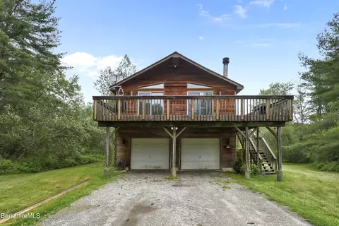 77 Shawnee Shore Rd, Becket, MA 01223