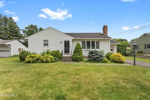 28 Meleca Ave, Pittsfield, MA 01201