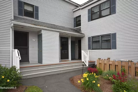 6-10 Rolling Hls, Lenox, MA 01240