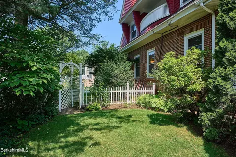 42 Marengo Park, Springfield, MA 01108 photo 37