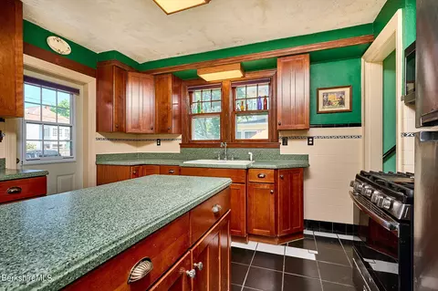 42 Marengo Park, Springfield, MA 01108 photo 15