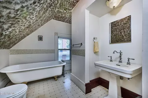 42 Marengo Park, Springfield, MA 01108 photo 34