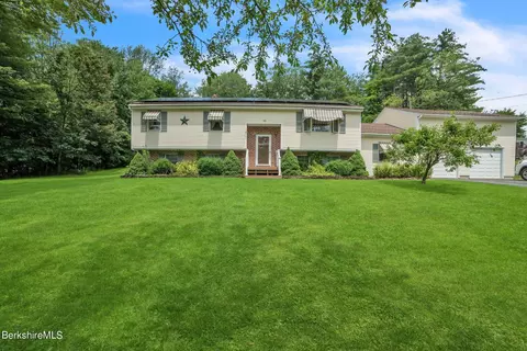 95 Mclagen Dr, Clarksburg, MA 01247