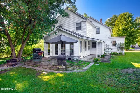 102 White Oaks Rd, Williamstown, MA 01267