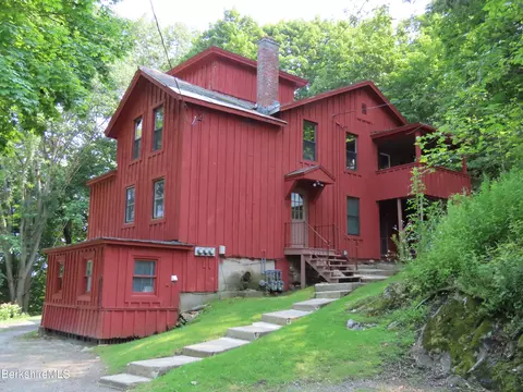 38 High St, North Adams, MA 01247
